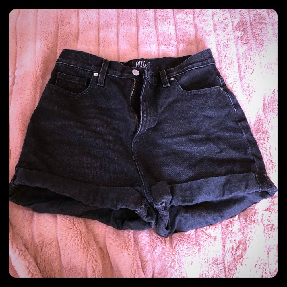 BDG MOM SHORTS
